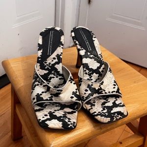 Black and White Faux Snake Print Heel